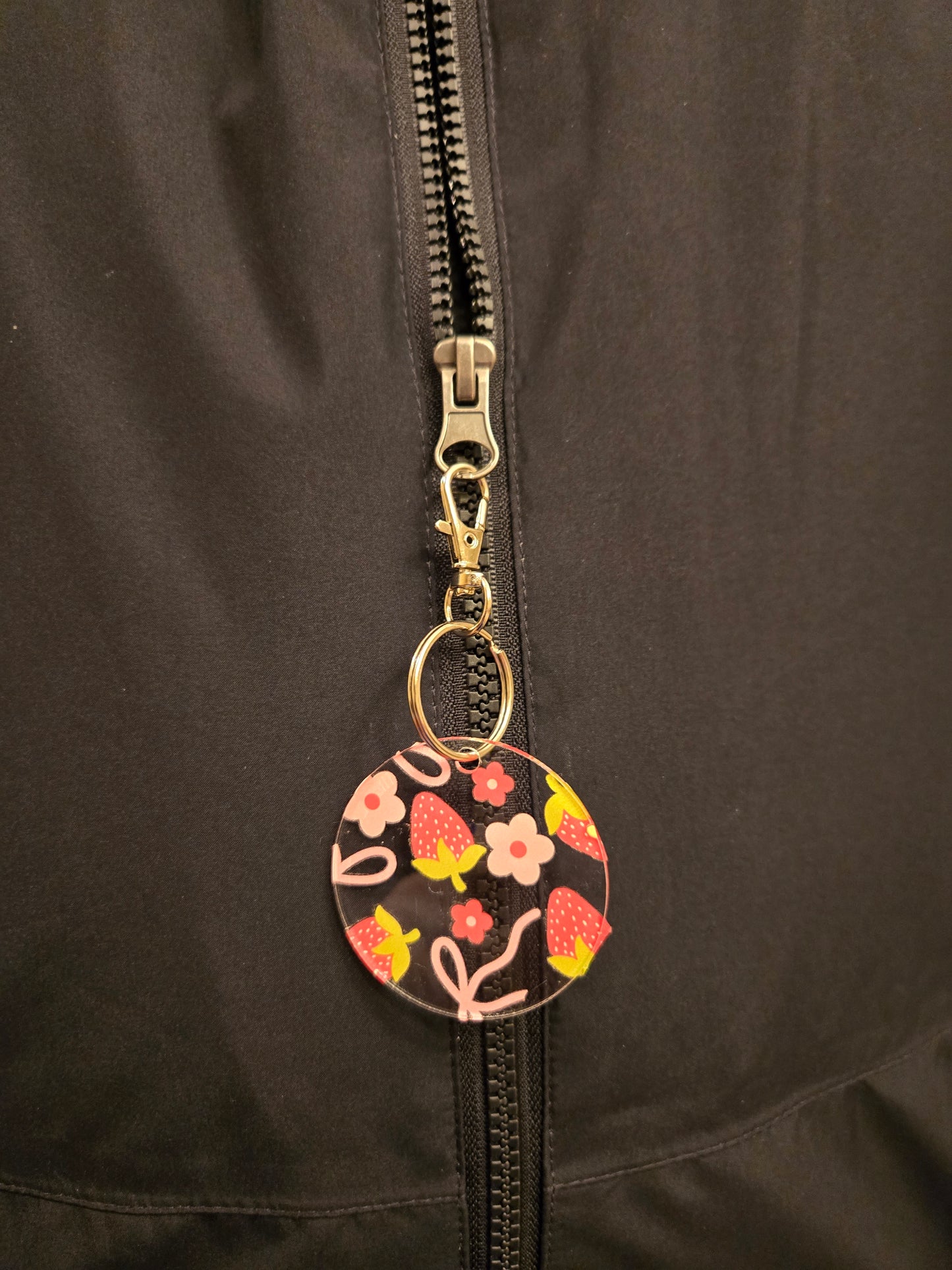 Strawberry w/Bows Zipper Pull